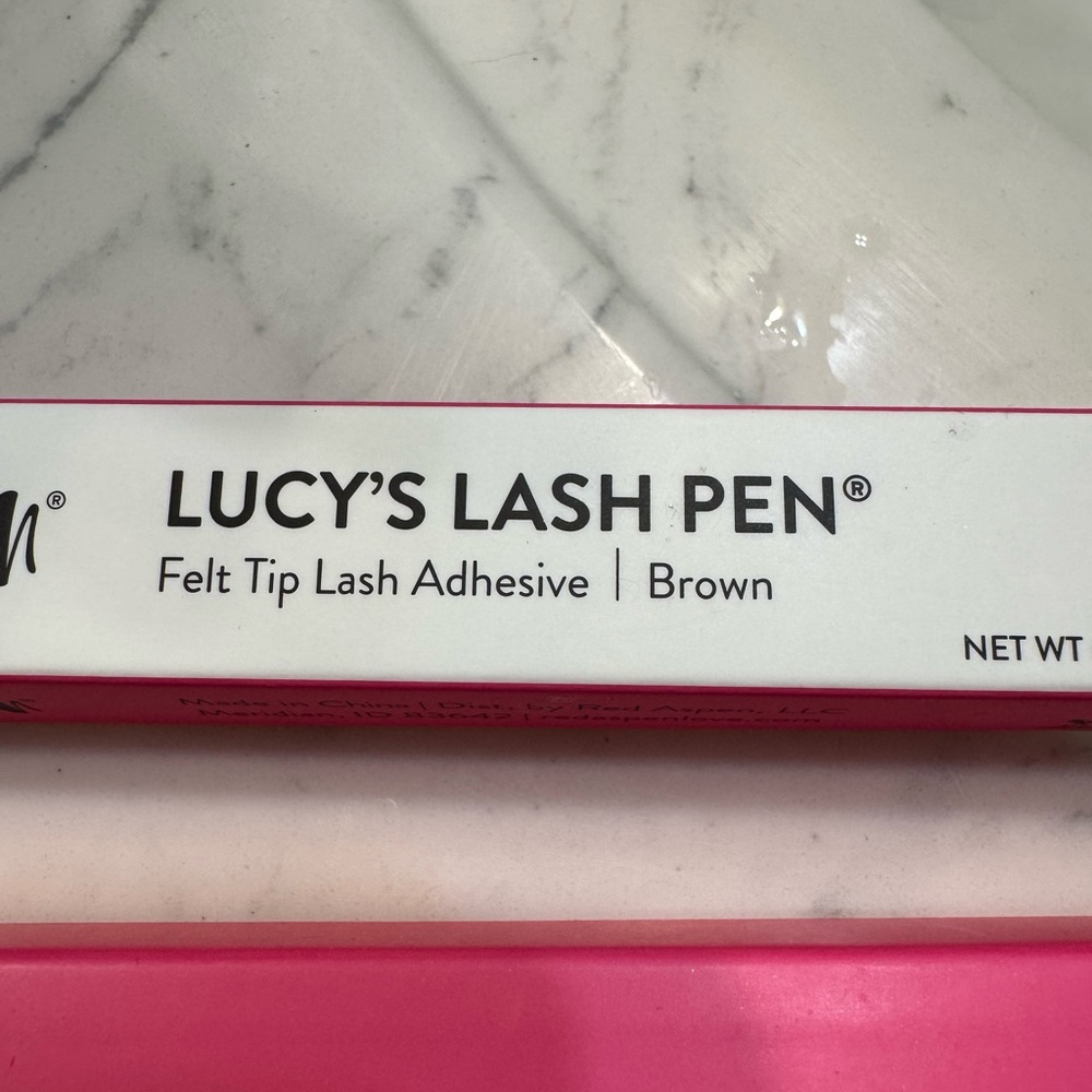 Lash Pen and Set of Courtney Lashes NWT - Picture 8 of 10